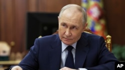 Заявления Кремля подчеркивают незаинтересованность российского лидера в завершении войны путем мирных переговоров