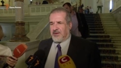 Çubarov Qırım jurnalistleriniñ evlerinde keçirilgen tintüvler aqqında: tsinizmniñ eñ yüksek noqtası (video)