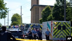 АКШнын Миннеаполис шаарында ок атуу болгон жерди полиция курчоого алды. 27-август, 2025-жыл. 