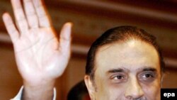 رقبای آصف زرداری، سعيد الزمان صديقی رييس پيشين دستگاه قضايی و طرفدار نواز شريف، و مشاهد حسين، از نزديکان پرويز مشرف، بودند. (عکس: epa)