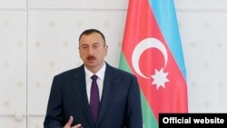 Президент Азербайджана Ильхам Алиев выступает на заседании правительства Азербайджана, Баку 14 января 2011 г.