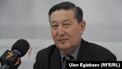 Мукар Чолпонбаев.