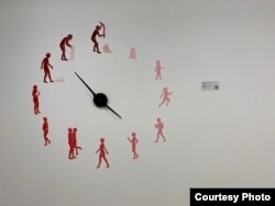 Инсталляция «Насилие порождает насилие» художницы Нигины Гайдук.