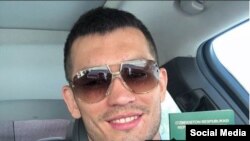 4 августа этого года Махмуд Мурадов получил узбекский паспорт, до этого он был лицом без гражданства. 