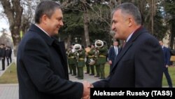 Комментируя подписанный с Леонидом Пасечником документ, Анатолий Бибилов подчеркнул, что договор станет отправной точкой для развития взаимоотношений республик