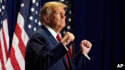 Дональд Трамп відкидає всі звинувачення на свою адресу, називаючи їх політичними