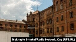 «Переночувати» в Одеському СІЗО вдвічі дешевше, аніж в Київському – в одеському ізоляторі відкрили платні камери (фоторепортаж)