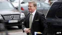 Շտեֆան Ֆյուլե, արխիվ