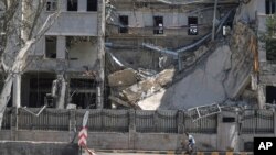 تصویری از ساختمان وزارت دفاع سوریه که در حمله روز ۲۵ تیر اسرائیل به شدت آسیب دید