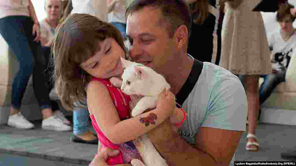 ...а також батьки з маленькими дітьми