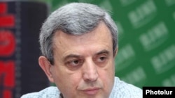 Armenia - Gagik Minasian, chairman of the parliament committee on finance and economy, at a news conference, 5Aug2011.