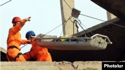 Armenia - Rescue workers hold exercises, 30Nov2012.