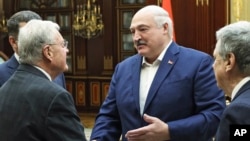 Кіт Келаг і Аляксандар Лукашэнка