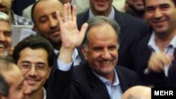 کاظم وزیری هامانه، روز شنبه در مراسم تودیع خود شرکت و نسبت به اینده صنعت نفت ایران هشدار داد.