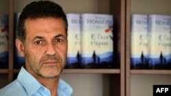 Khaled Hosseini  "And the Mountains Echoed" romanını Milanda təbliğ edir, 17 oktyabr 2013