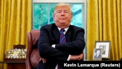 رئیس‌جمهوری آمریکا می‌گوید که «گوگل و دیگران صداهای محافظه‌کاران را سرکوب کرده و اخبار و اطلاعات خوب را پنهان می‌کنند». 