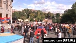 Сторонники оппозиционного АНК на площади Свободы