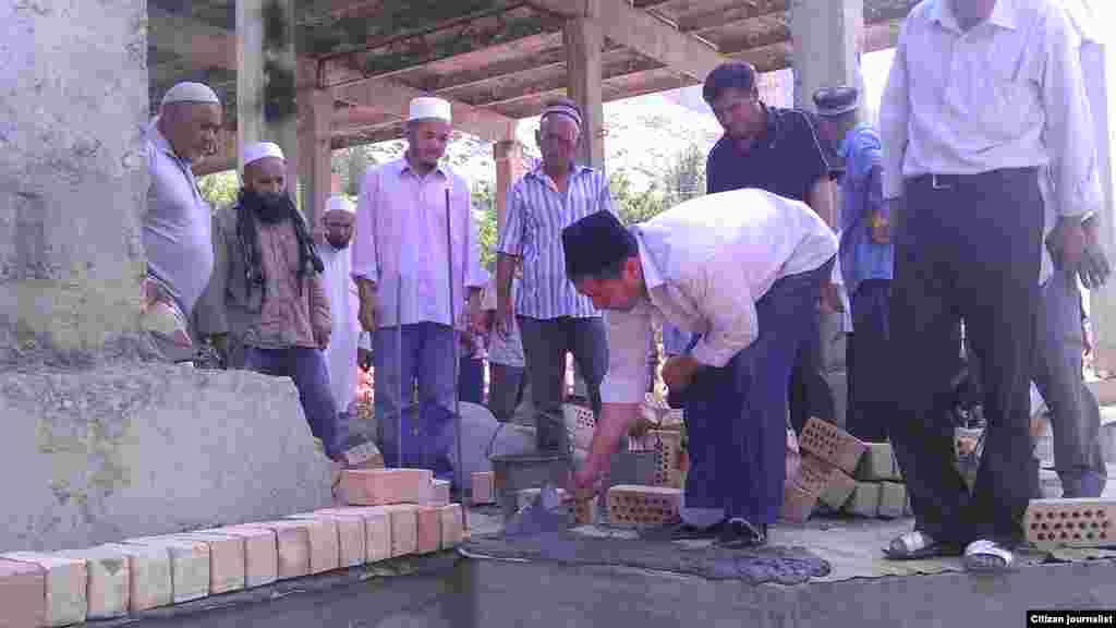 В Араване строят новую мечеть