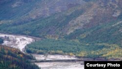 Russia -- Crush of the dumb in Karamken, Magadan region, flood, 30Aug2009