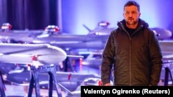 Ուկրաինայի նախագահ Վլադիմիր Զելենսկին տեղական արտադրության անօդաչու թռչող սարքերի ցուցահանդեսում, արխիվ