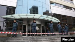 Erebuni Plaza houses the offices of a number of companies and organizations, including the office of Armenia's former President Robert Kocharian.