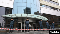 Бизнес-центр «Эребуни Плаза» оцеплен полицейскими, Ереван, 23 января 2020 г.