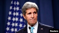 جان کری با همتای روس خود و نیز نخست‌وزیر اوکراین گفت‌وگو کرده است