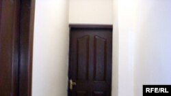 «Azterminal»da pul yığılan otağa giriş burdandır