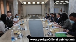 Жолугушууга маданият министри Кайрат Иманалиев жана JICAнын Кыргызстандагы өкүлү  Немото Наоюки катышты.