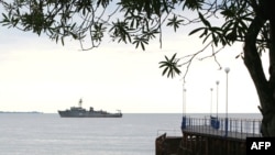 В Гагре местные рыболовы дважды проводили собрания и обращались к властям с требованием запретить промысел рыболовецким судам, которые представляют совместные турецко-абхазские предприятия и слишком близко подходили там к берегу