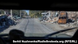 Зруйновані вулиці в Селидовому на Донеччині, 9 жовтня 2024 року 