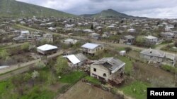 Нагорный Карабах – Населенный пункт в Мартакертском районе, пострадавший от артобстрелов в последние дни, 4 апреля 2016 г․