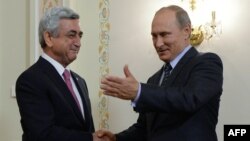 Серж Саргсян (слева) и Владимир Путин (архив)