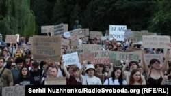 Примітно, що протести не є антивоєнними демонстраціями, але російські коментатори намагаються представити їх як протести проти Зеленського та воєнних зусиль України