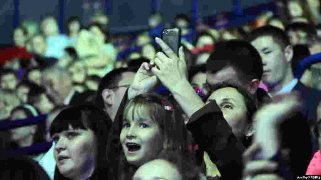 Республикакүләм зур Чыршы бәйрәменең төп тамашачылары - мәктәп укучылары &nbsp;