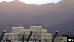 نمایی از تاسیسات غنی سازی اورانویم نطنز