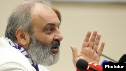 Բագրատ արքեպիսկոպոս Գալստանյան