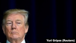 دونالد ترامپ باید تا روز ۲۳ دی تصمیم‌گیری کند که آیا قصد دارد تعلیق تحریم‌ها در چارچوب توافق اتمی با ایران را تمدید کند یا نه.