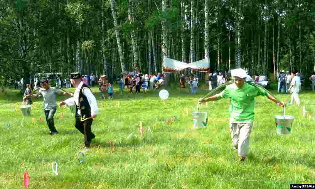 Көянтә-чиләк белән су ташу