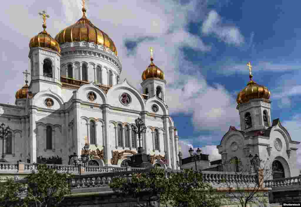 Участие в воссоздании Храма Христа Спасителя в Москве (1995–2000).