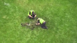 Вибух на території посольства США: поліція проводить слідчі дії (відео)