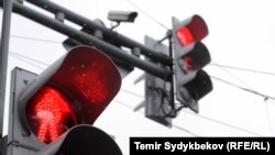 Светофор в Бишкеке. Иллюстративное фото.
