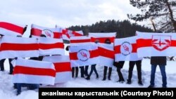 Мініакція протесту в мікрорайоні Ольшанка в Гродні, 14 лютого 2021 року. Цих людей не встигли затримати