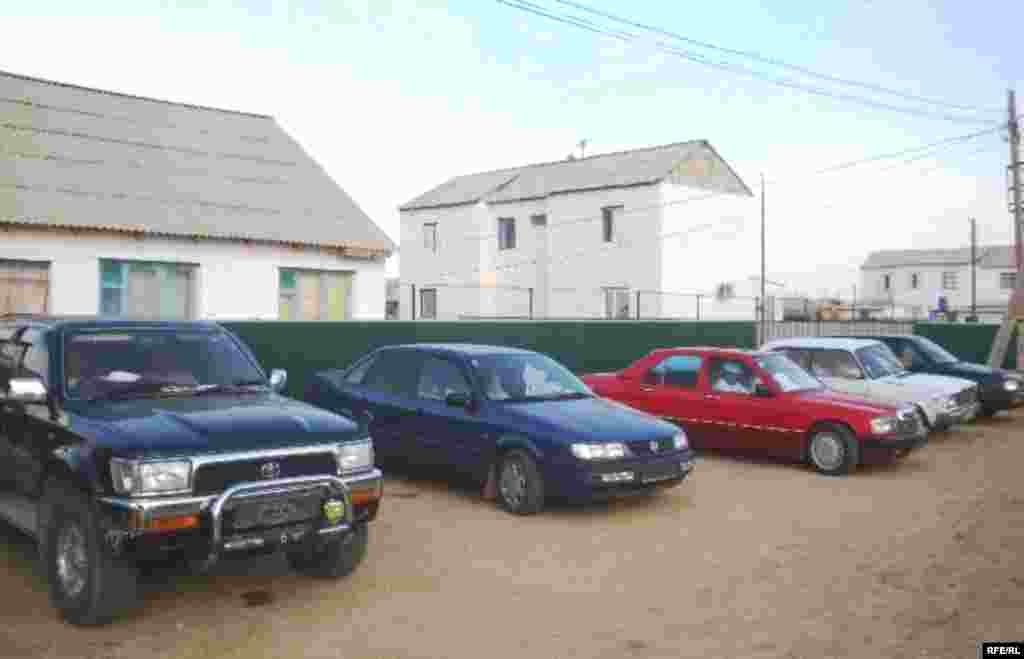 Мошинҳо дар кӯчаҳои кишвар #98