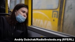 Минулої доби 3 275 людей шпиталізували, одужали – 4 946