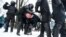 Задержание протестующих в Петербурге