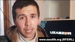 Лочинбек Тилаболдиев Озодлик билан суҳбатда ҳокимият вакилига қўл кўтаришда айбланиб, ўзи қамалиш хавфи остида қолганини айтди. 