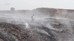 "Далаға шыға алмаймыз". Қоқыс полигоны өртеніп, тұрғындар түтін жұтып отыр