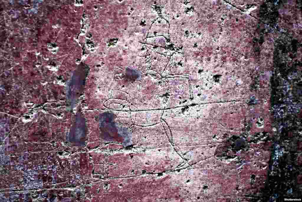 Изображение гладиатора, выбитого на стене в Помпеях. &laquo;Мерриам-Вебстер&raquo; (американская компания, издающая справочники и лексические словари. &ndash; Ред.) дает такое определение граффити: &laquo;Как правило, неразрешенные надпись или рисунок в общественных местах&raquo;.