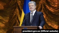 Порошенко: є певний символізм у тому, що припинено нарешті дію Договору про так звану дружбу з Росією